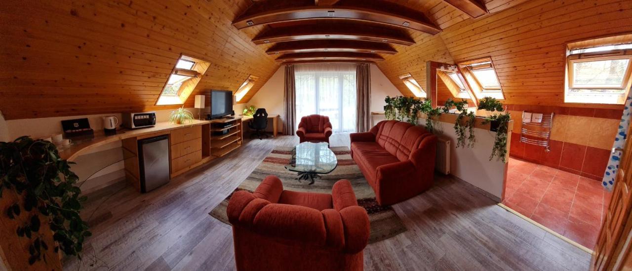 Platan Panzio Hotel Dobogoko Ngoại thất bức ảnh