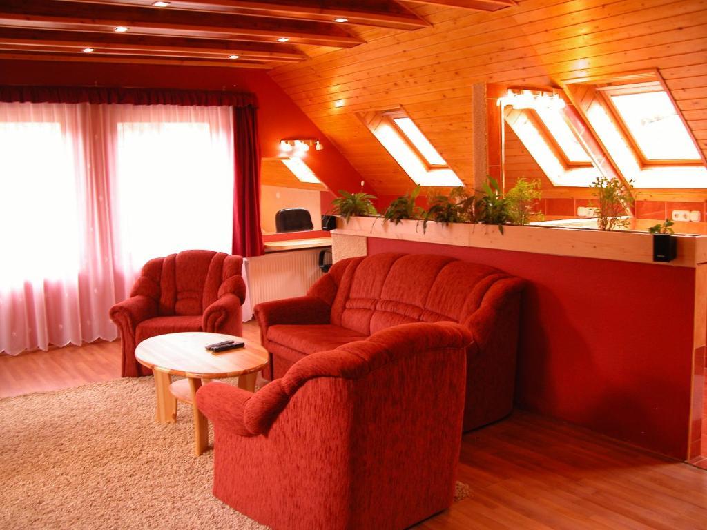 Platan Panzio Hotel Dobogoko Ngoại thất bức ảnh